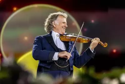 Andr-Rieu-s-2026-Summer-Concert_-Viva-Maastricht-_st_1_jpg_sd-low_Andr-Rieu-Productions-Piece-of-Magic-Entertainment-cine_deskt.webp