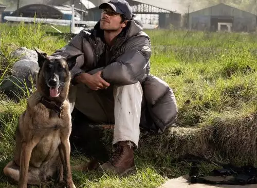 TheDogStars_134211580455860549_big-cine_deskt.webp