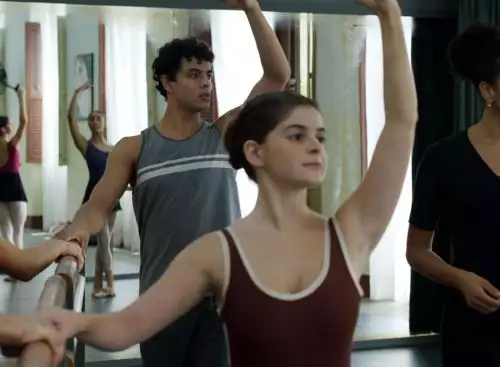 AWolfAmongTheSwansFilmhuisWeert_134281489946571402_big-cine_deskt.webp