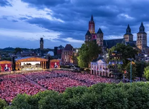 AndrC3A9Rieus2026SummerConcertVivaMaastricht_134250444708735274_big-cine_deskt.webp